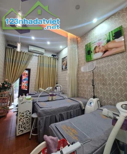 Cực Hiếm! Mặt phố Minh Khai sầm uất gần Times City 40m2 chỉ 14.68 tỷ. LH 0989.62.6116