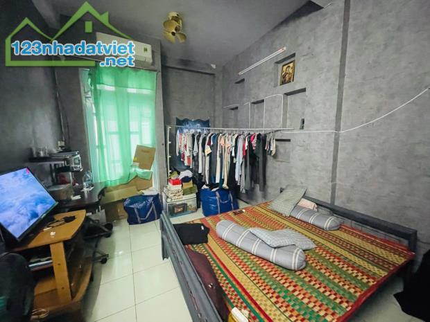 Bán nhà Bình Tân, đường Đình Nghi Xuân, 30m2, 3 lầu, chỉ nhỉnh 3 tỷ