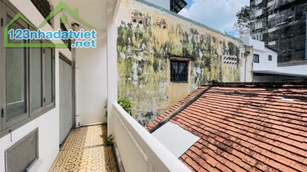 Gấp bán nhà Quận 1, đất 242m2 chỉ 70 tỷ, gần sát Mặt tiền Lê Thị Riêng. - 2