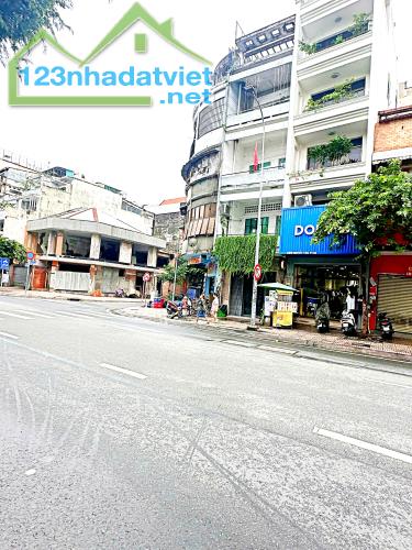 Cho thuê nhà 591 Nguyễn Trãi, Phường 7, Quận 5. Trệt, 2 lầu(4x24) 300m2 chỉ 32tr - 3