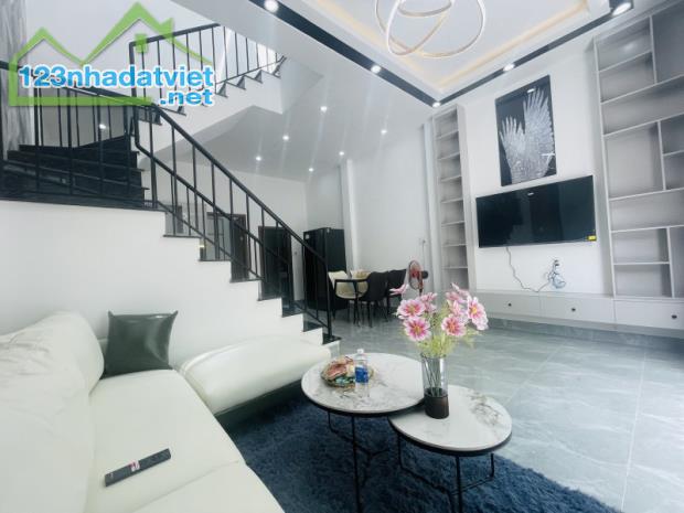 # Nhà gần Ô tô Lê ĐÌnh Lý, 50m2, 2 tầng đúc, mới đẹp xịn, hơn 3 tỷ - 3