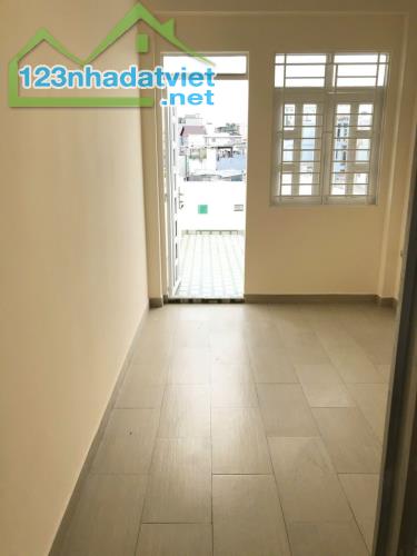 KHÔNG NÊN BỎ QUA NHÀ NÀY - HẺM THÔNG - 50M2 - 4 TẦNG 6PN - NHỈNH 5 TỶ. - 2