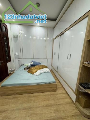 Bán Nhà Nguyễn Ngọc Vũ Nhà Mới Đẹp Full Nội Thất  Dt 60m2 4T  Giá 12 tỷ - 1