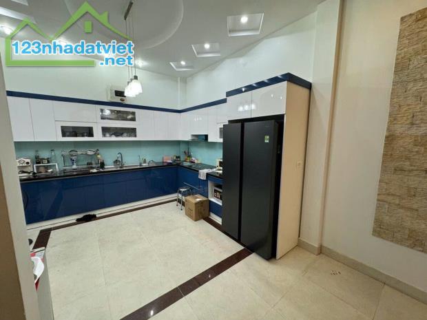 Bán Nhà Nguyễn Ngọc Vũ Nhà Mới Đẹp Full Nội Thất  Dt 60m2 4T  Giá 12 tỷ - 2