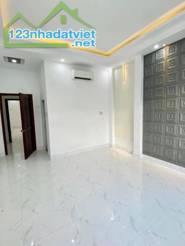 bán nhà 2 lầu 4pn trục b3 kdc 91B thổ cư hoàn công 60m2 lộ ô tô giá 4.2 tỷ