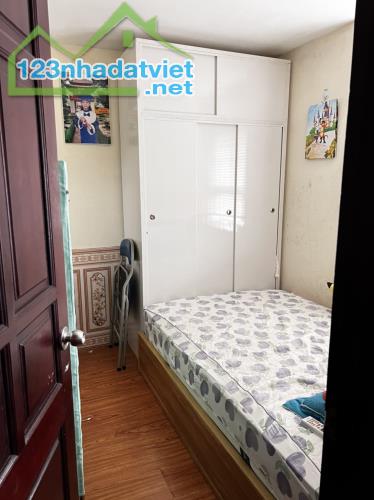 Bán gấp căn góc 50m2 tk 2pn, 1vs gần KĐT Xa La,SỔ ĐỎ, giá chỉ 2,4 tỷ. Lh 0378884919 - 2