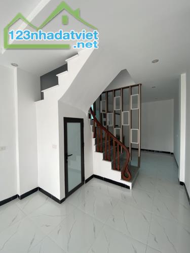 Nhà 3Tx60m2, giá 3.2 tỷ, ô tô ngủ nhà, 20m ra đường ô tô tránh, gần QL6, Lh 0966929600 - 4