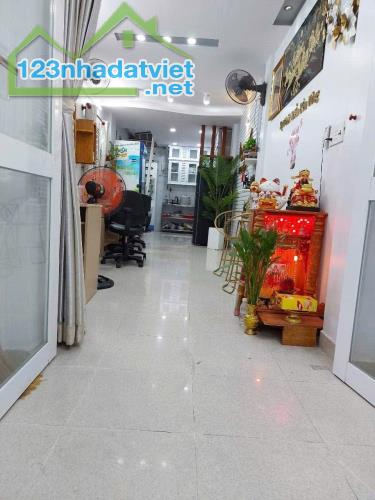 Nhà Lê Văn Sỹ quận 3 DT 50m2 ,3 tầng ,hxh giá 6ty