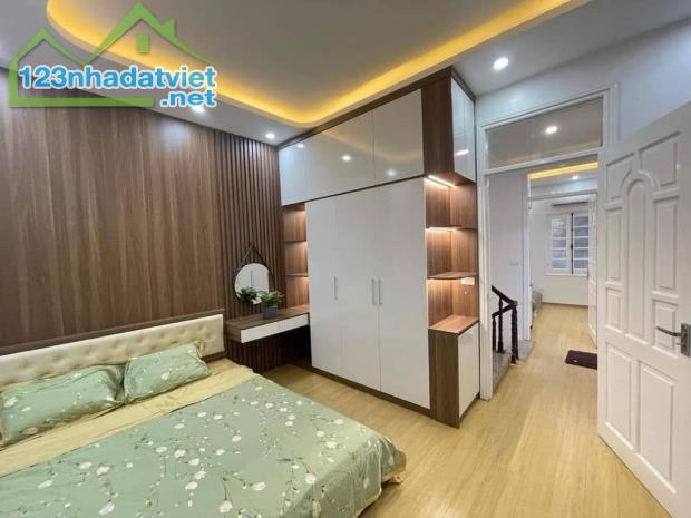 Bán nhà Hà Đông, phố Nguyễn Văn Trỗi, DT 70m2x5T,nhà mặt phố vỉa hè rộng,KD VIP,giá 15tỷ - 2