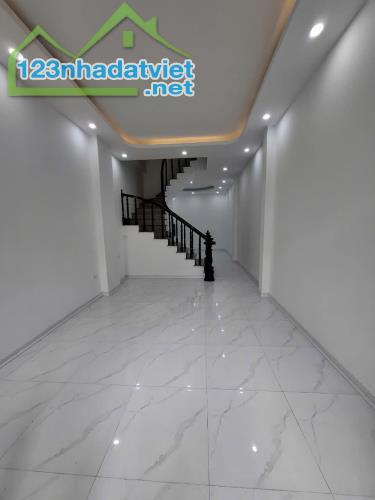 bán nhà la khê bia bà-45m2- 4 tầng - ô tô đỗ cửa- 6.3 tỷ-nhà dân xây mới ở luôn - 5