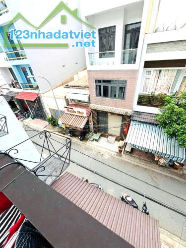 MẶT TIỀN KINH DOANH -  BÌNH TÂN ĐƯỜNG 8M CÓ LỀ - 42M2- 3 TẦNG - NHỈNH 4 TỶ .  + Hàng xóm c - 2