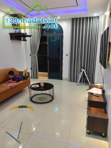 Đan Khê- Hoài Đức 39m2. Nhà phong thuỷ đẹp, sổ sẵn, full nội thất, ô tô. 6.3 tỷ - 2