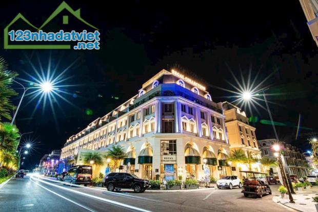 Booking 50 triệu nhận ngay 100 triệu, sở hữu ngay căn hộ 5 sao ngay mặt biển Bảo Ninh - 1