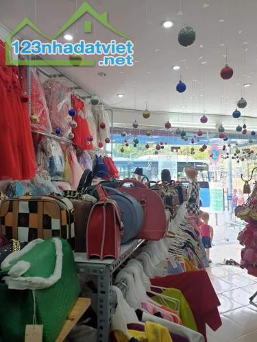 Gấp bán nhà Gò Vấp, giá 24 tỷ, nền đất 250m2 ngang 7m, cạnh Emart Phan Huy Ích. - 1