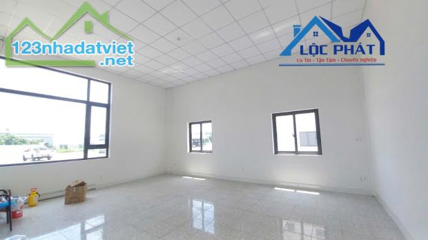 Bán nhà xưởng 40.000m2 tại khu công nghiệp Long Khánh, Đồng Nai chỉ 220 tỷ - 2