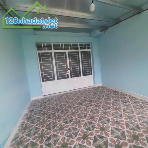 Bán nhà ngang 5 dài 46 nở hậu 9(252m2), có sân trước sau ở Chợ Việt Kiều,Củ Chi ,670trịu - 2