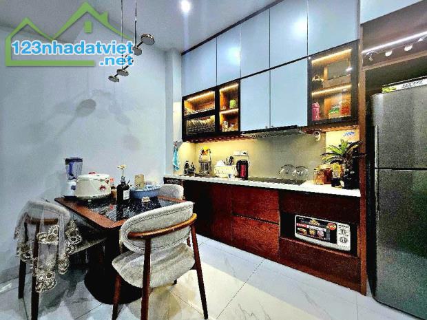 Bán Nhà Dân Xây phố Trương Định  50 M2– Hoàng Mai – Ngõ Thông Ba Gác Đỗ Cửa – Nhỉnh 4 Tỷ - 4