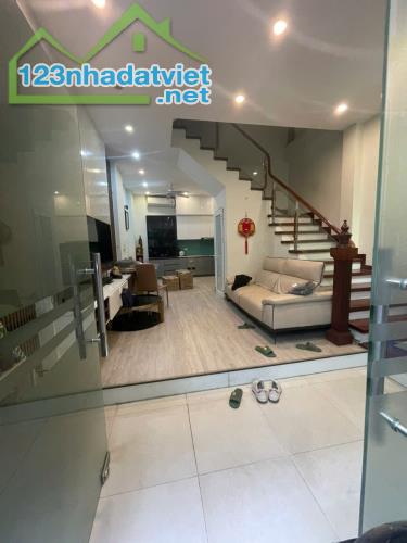 🎉🎉🎉 Bán nhà MỄ TRÌ - ĐỒNG ME 45m2, 4 ngủ, full đồ, gần oto, ở luôn, giá 7.2 tỷ. - 3