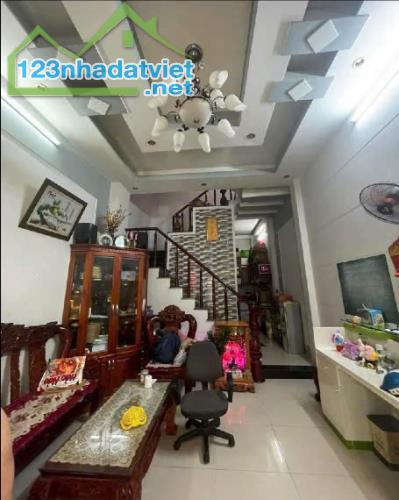 NHÀ ĐẸP 3 TẦNG HẺM NHỰA 6M LIÊN KHU 4-5 SÁT CHỢ BÌNH THÀNH - 54M2(4x13.5) - CHỈ NHỈNH 4 TỶ - 2