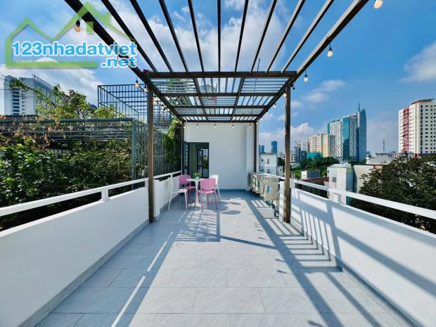 NHÀ NGAY CHỢ BÀ CHIỂU GIÁP QUẬN 1, HẺM XE HƠI 38M2, 4 TẦNG, 4PN, FULL NỘI THẤT, NHỈNH 6 TỶ
