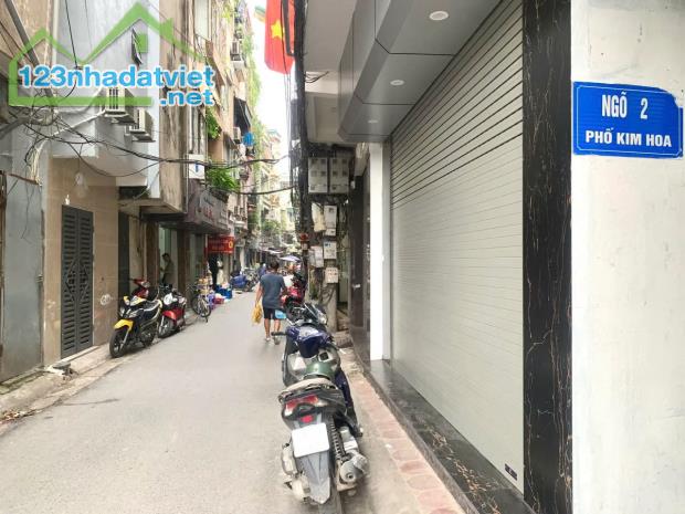 BÁN NHÀ KIM HOA, ĐỐNG ĐA.NHÀ 42M NGAY TRUNG TÂM- 1 NHÀ RA PHỐ- 6M MẶT TIỀN . GIÁ - 2