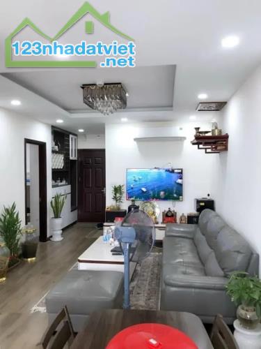 BÁN CĂN HỘ 2 NGỦ  MẶT PHỐ NGUYỄN CHÁNH - KDT NAM TRUNG YÊN, 68M2 FULL ĐỒ GIÁ 5,2 TỶ