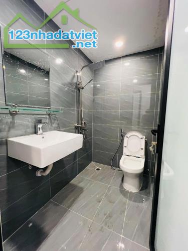 Cực Hiếm! Bán tập thể Chùa Bộc, Đống Đa, 100m2, 3 ngủ, 2 vệ sinh, nhà siêu đẹp thoáng - 3