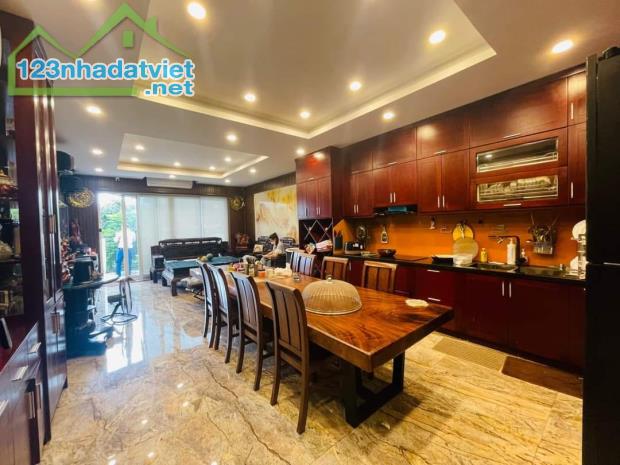 BÁN NHÀ PHÂN LÔ TRUNG KÍNH TO, CẦU GIẤY, DT 70M, MT 6M, Ô TÔ DỪNG ĐỖ, VIEW CÔNG VIÊN - 1