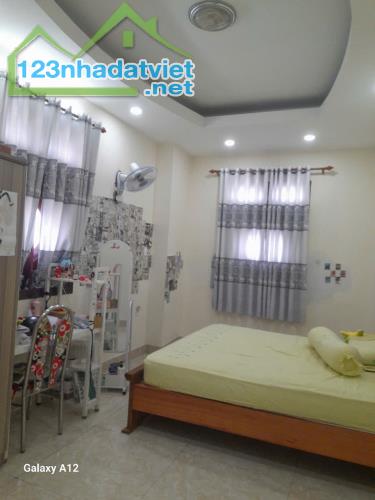 Nhà đẹp Nguyễn Văn Qùy, Q.7- 139.3m2-6PN,6 WC-HXH- Giá 17.5 tỷ - 3