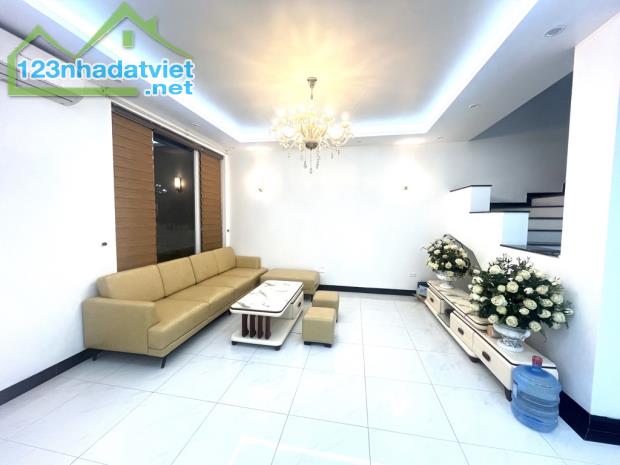 BIỆT THỰ PALM GARDEN 160M2, 3 TẦNG, THIẾT KẾ ĐẸP, GẦN KĐT VIỆT HƯNG VÀ VINHOMES RIVERSIDE - 1