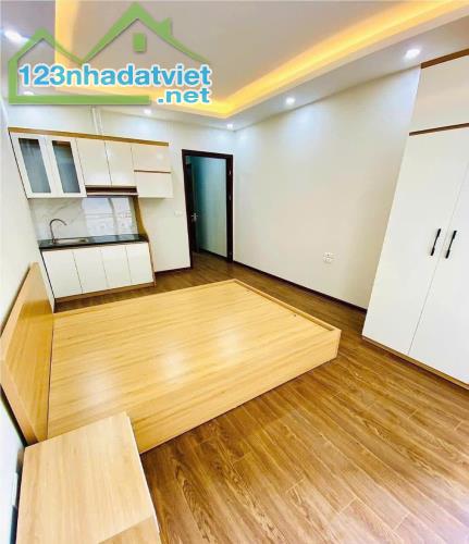 CCMN Nguyễn Khang 9 Phòng Nhà Mới Full Đồ Ngõ Thông DT 47m2 5T Giá 10.4 tỷ - 1