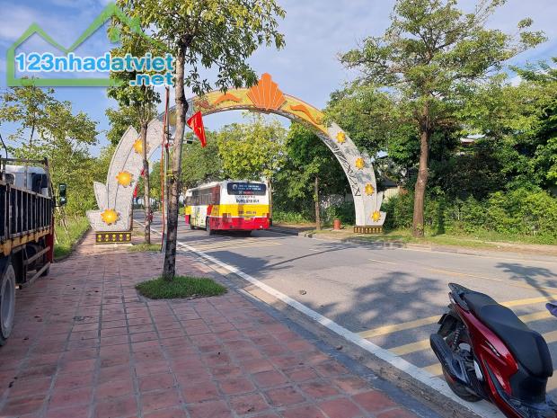 Chỉ 1,8 tỷ có đất Xóm Mít, Cổ Loa -View trước mặt Hồ Cổ Loa đẹp- Đường ô tô vào đất -