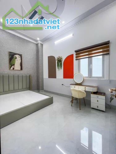 bán nhà lầu hẻm 147 đường ng văn cừ thổ cư hoàn công 65m2 lộ ô tô full nội thất 3.55 tỷ - 5