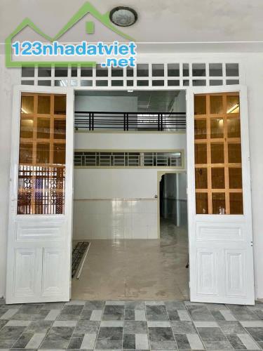 Bán nhà cấp 4 ở Phan Văn Hớn Xuân Thới Thượng 5x17 88m2 730 TRIỆU, SHR