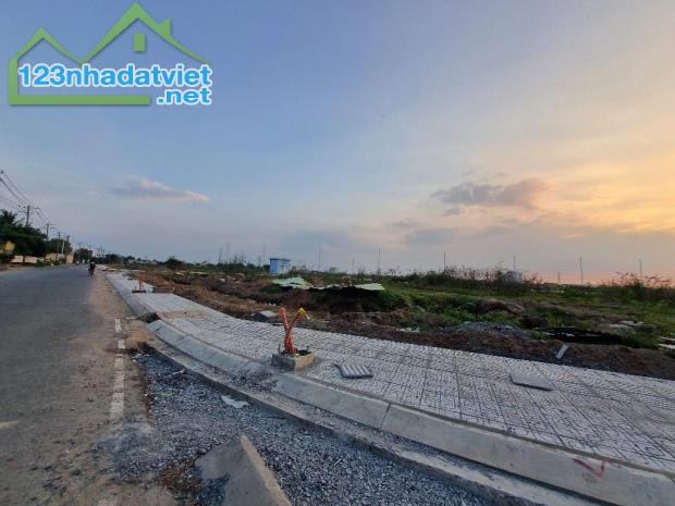 "ĐẤT MẶT TIỀN KINH DOANH ĐA NGHÀNH, 140M2 , NGANG 14M , GẦN VÒNG XOAY NGUYỄN DUY TRINH - 1