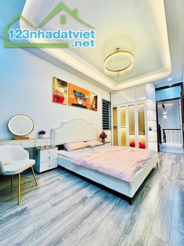 NHÀ ĐẸP GIẢNG VÕ 52M2 x 5 TẦNG, NGÕ THÔNG, KINH DOANH, Ô TÔ NHỎ QUA NHÀ, NHỈNH 8 TỶ