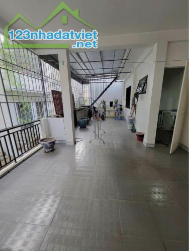 Bán nhà ngõ Hai Bà Trưng thông Nguyễn Đức Cảnh. DT: 66m2*3 tầng. Giá: 5,1tỷ