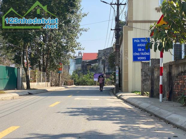 Cần bán 107m trục chính liên xã thôn Tăng bảo, Tân Quang, Kinh doanh buôn bán tốt - 1