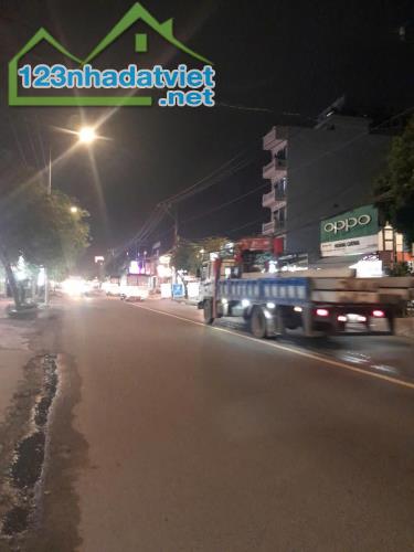 HOT !!! Đất đẹp - Giá Tốt - Cần Bán lô Đất mặt tiền đường Lê Văn Khương, quận 12, TPHCM