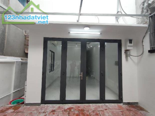 BÁN NHÀ HẺM NHỎ DT SIÊU TO 93M2 CHỈ 5 TỶ  , HOÀNG DIỆU 2 , THỦ ĐỨC , ĐƯỜNG XE HƠI , SRIÊNG - 2