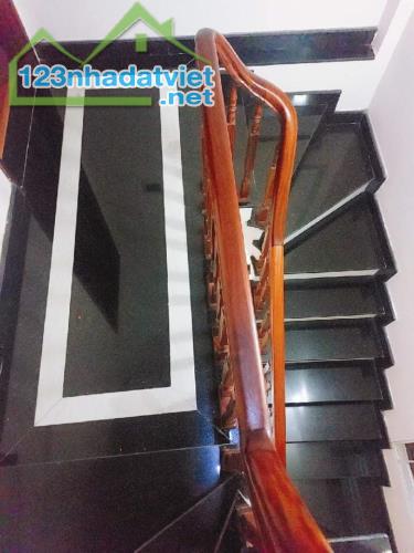 BÁN NHÀ ĐẸP MỚI ĐẦU ĐƯỜNG LÁNG GẦN GA TẦU ĐIỆN TRÊN CAO. DT HƠN BA CHỤC M² - 1