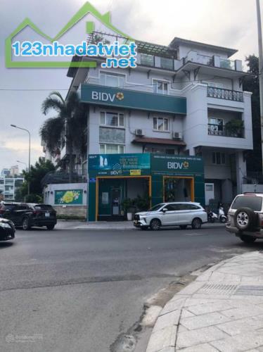 62 tỷ - Bán nhà 2MT Hoa Phượng + Phan Xích Long, 9x20m đang cho ngân hàng BIDV thuê 220tr/