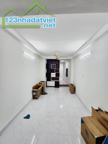 Bán Nhà Hẻm Tân Bình-3TầngBTCT-4PN-40m2- Gia 5Tỷ6 - 2