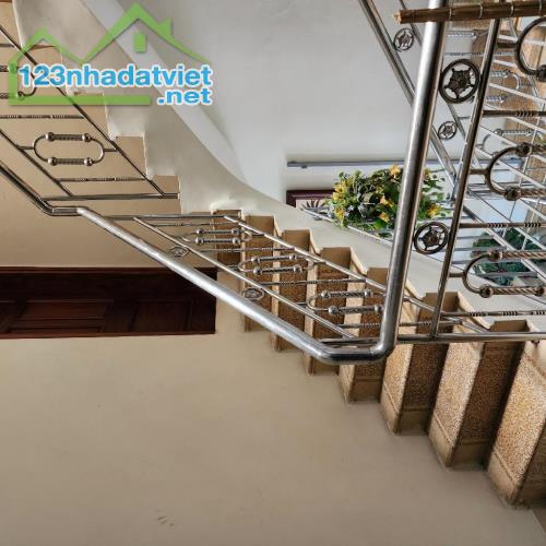 Bán nhà mặt phố Nghi Tàm, diện tích 72m2, giá 20 tỷ - 4