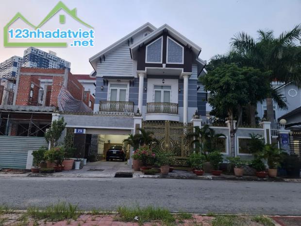 BÁN NHÀ PHƯỜNG CHÁNH NGHĨA. THỦ DẦU MỘT . BD.  DT: 270M2. GIÁ 35 TỶ