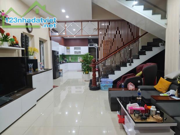 BÁN NHÀ PHƯỜNG CHÁNH NGHĨA. THỦ DẦU MỘT . BD.  DT: 270M2. GIÁ 35 TỶ - 1