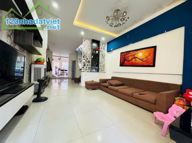 Bán nhà dân xây NGÕ THÔNG - GẦN PHỐ Âu Cơ - Tây Hồ. 105m² - 15.5tỷ. - 1
