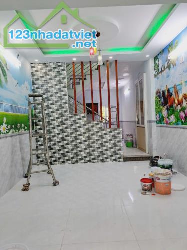 Bán Gấp nhà Đất Mới gần chợ Lê Văn Quới hẻm 5m thông 46m2,4 Tầng Nhỉnh 4 tỷ - 1