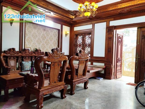 Biệt Thự Dương Thị Mười ,94m2, 5 Tầng, Toàn gỗ Quý, Sát mặt tiền, Đường Thông tứ tung - 2