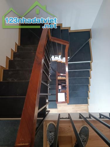 Nhà dân xây 3 tầng, đầy đủ nội thất tại Tây Mỗ, gần Vinhomes - Thiết kế 3 phòng ngủ, 4đ - 5